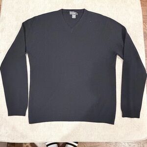 Banana Republic Men's Cashmere V-Neck Sweater